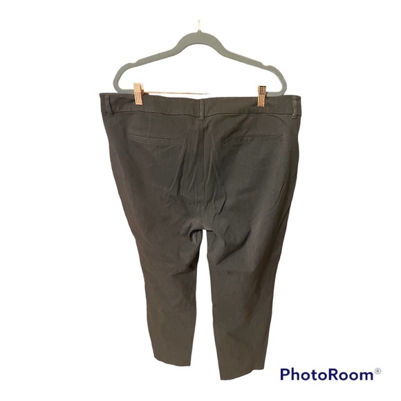 Old Navy Mid Rise Ankle Pixie Dress Pants - Picture 3 of 3